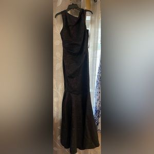 Black and red maxi gown, wore only once to a wedding. Excellent condition
